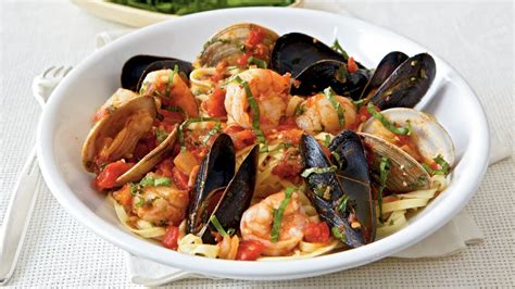 How to Make Seafood Arrabbiata .